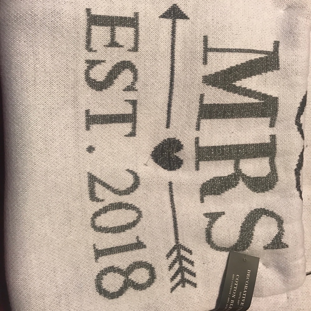 Mrs and Mr 2018 wedding blanket 💕